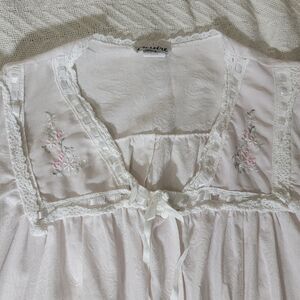 Vintage Housecoat Nightgown Sz M Made In USA Praire Cottagecore Embroidered Lace